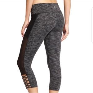 Athleta Mind Over Mat Capri Leggings